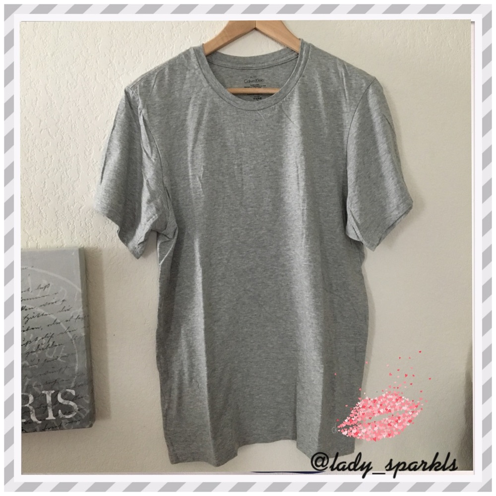 🛎 Calvin Klein Crew Neck Shirt size XL